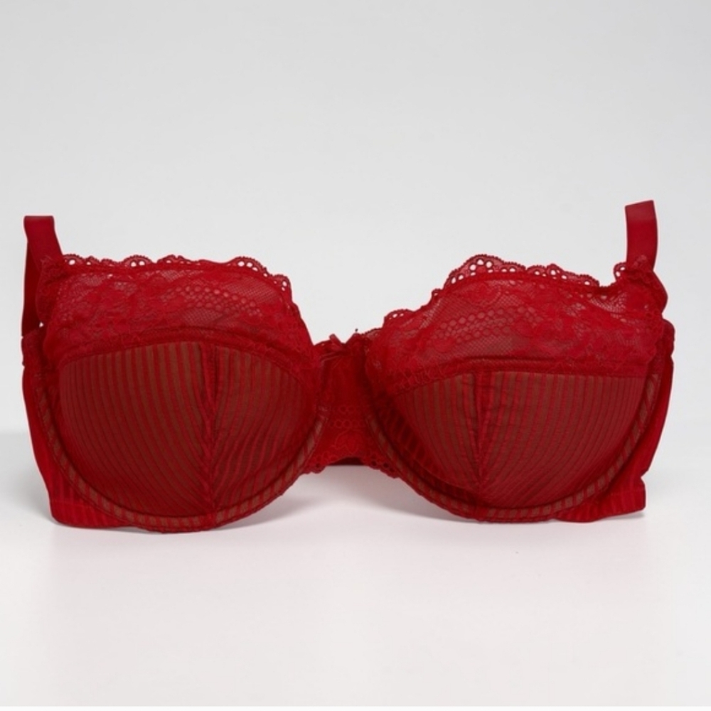 ADORE ME red lace BRA - SO PRETTY underwire SIZE 36DDD like new